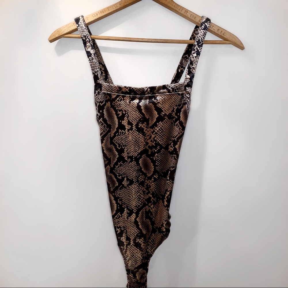 3 Bodysuits